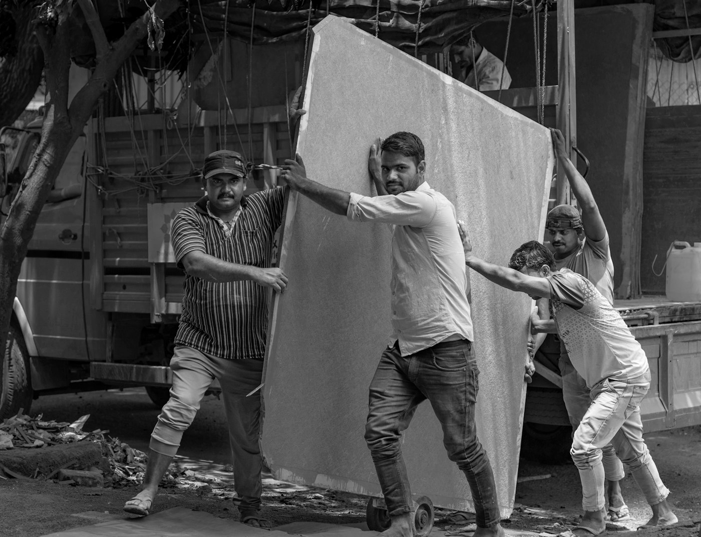 Squadra CasaSolida al lavoro in cantiere